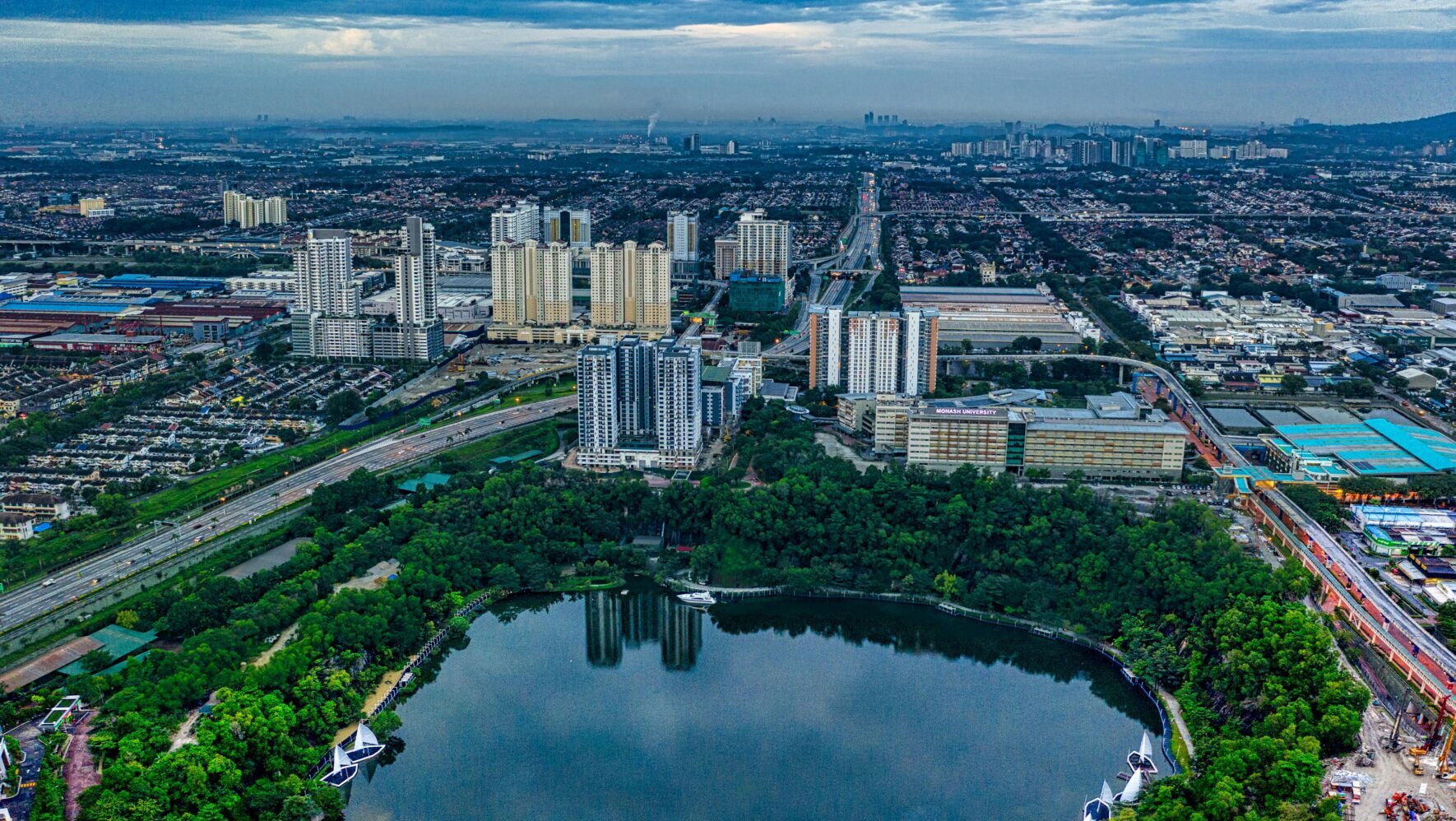 Kompleksiti Pembangunan Polisi Awam di Malaysia